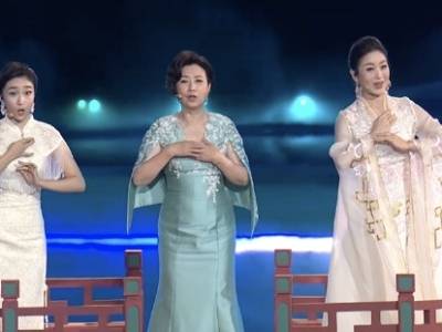 《彩云追月》的全新打开方式：水上戏台+三地粤剧人！｜视频