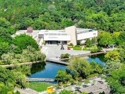 叶剑英纪念园工作人员 ：“让更多年轻一代铭记历史、汲取奋进力量”