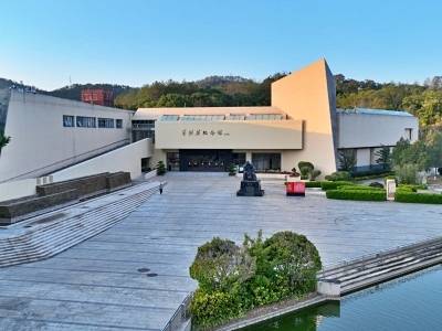 奋楫扬帆，不断取得现代化建设新成效——习近平总书记在广东考察时的重要讲话激励广大干部群众真抓实干、善作善成