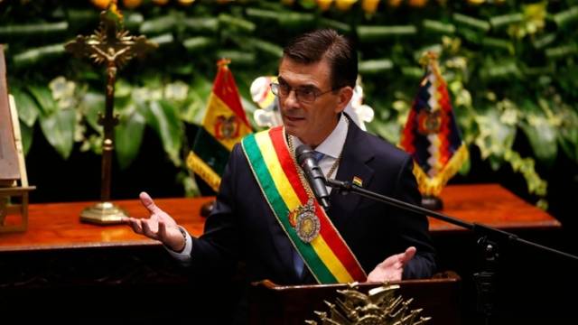 习近平主席特使、水利部部长李国英出席玻利维亚新总统就职仪式