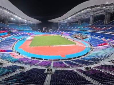 水舞台“变身”绿茵场仅用30小时，广东奥体中心创下全运会转场新纪录