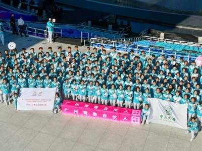 “小海豚”志愿者：为你，更精彩！