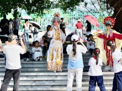 “一墙一戏”解锁蔡社村的乡土活力｜百千万·看龙湖