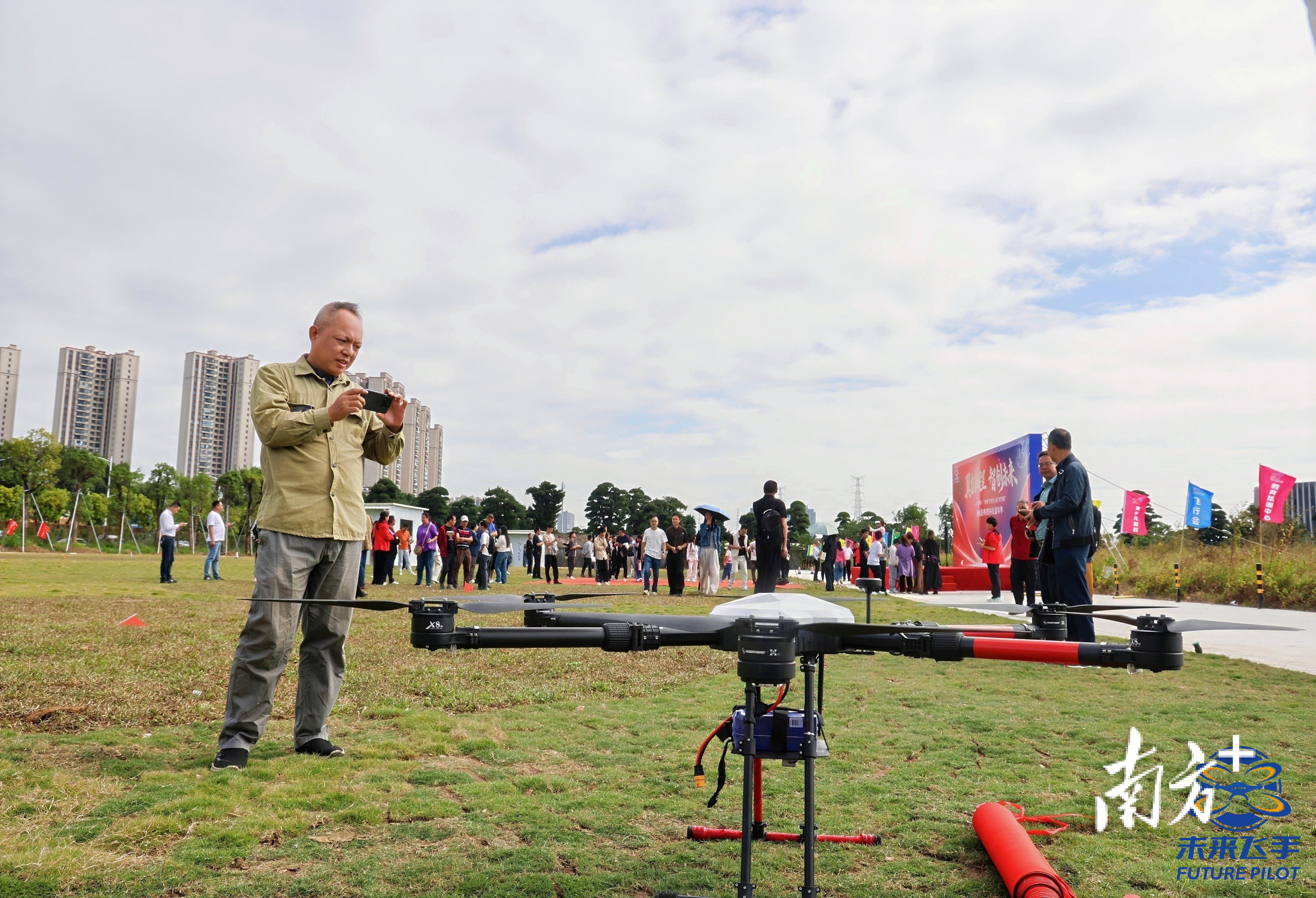 飞行学院计划三年培养万名复合型人才。&nbsp;