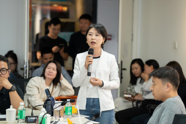 现场企业踊跃提问与交流。