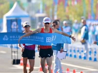 十五运会首枚田径金牌诞生，张俊卫冕男子20公里竞走