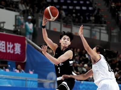 广东女篮战胜上海队，晋级四强