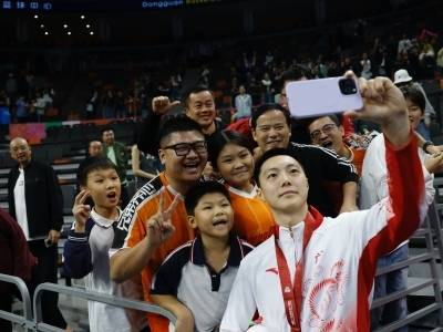 体育何以点亮城市？十五运会赛场吹拂文明新风