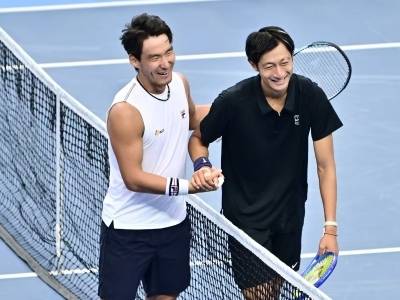 十五运会网球单打比赛首日，高排位选手悉数过关