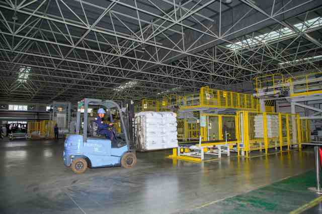 巨正源科技聚丙烯成品装置车间。