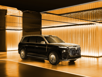 岚图泰山亮相全国门店，11月18日正式上市