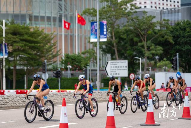 图集｜冲刺维港！十五运会铁人三项在香港开赛