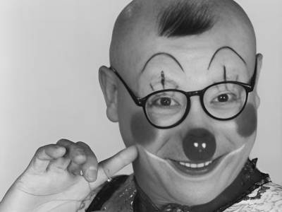 著名滑稽表演艺术家、原广州杂技团一级演员李春来因病逝世，享年78岁