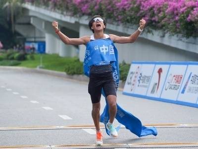 宁夏选手何杰率先撞线！十五运会马拉松跨越深港