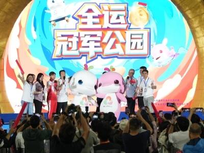 全运冠军携手吉祥物官宣定档！纪录电影《中华白海豚》12月12日上映
