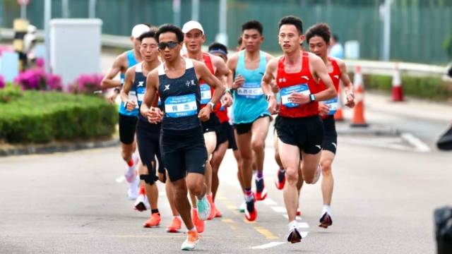 关键时刻！马拉松选手折返深圳｜记者探营③