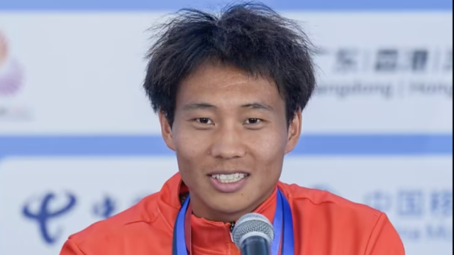 说到做到！何杰赛后豪言：“我的目标就是跑进205！”