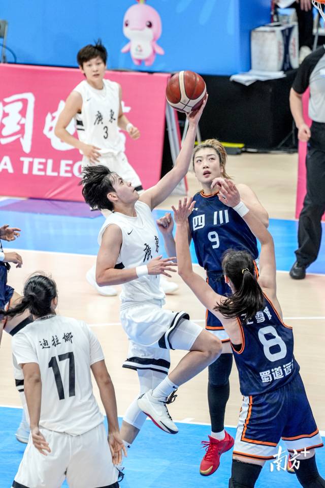 图集｜力克四川，广东女篮主场夺冠