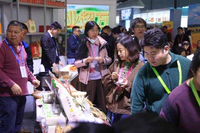 广东馆人气非常旺,产品备受欢迎 广东馆人气非常旺,产品备受欢迎