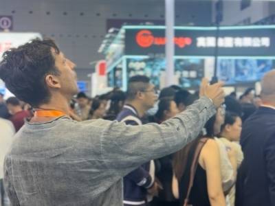 “我必须与时俱进！”意大利老板专程“打飞的”看高交会