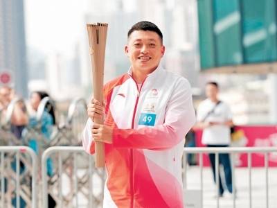 从香港篮球队退役的他，成了全运赛场的一颗“螺丝钉”|全运有我