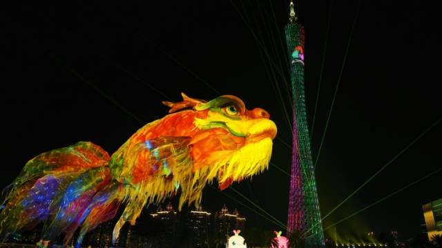 十五运会开幕式大火的“鳌鱼”返场啦！2025广州国际灯光节开幕