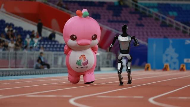 “人”“吉”大战！谁是新的百米冠军？