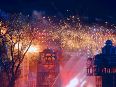 夜拍神器挑战极致暗光，荣耀Magic8在赤坎“出大片”