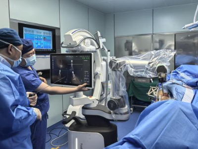 迈入“机器人时代”！这家医院治骨折有了新帮手