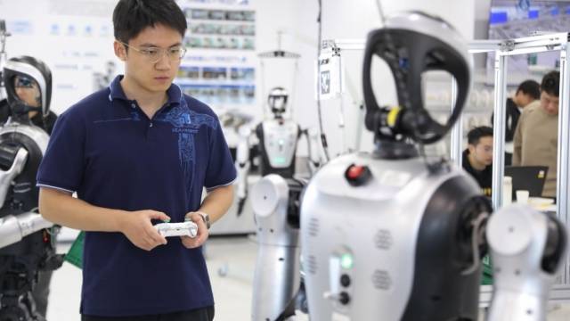 7所顶尖高校集体布局！具身智能新专业来了，抢占未来产业黄金赛道