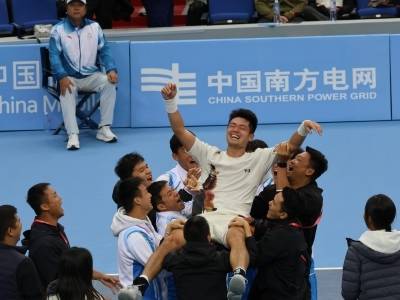 Flag不倒！吴易昺拿下十五运会网球男单冠军