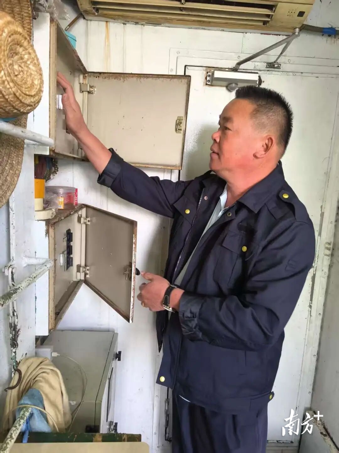 坡头“平民英雄”张伟辉：三次下海救人，廿载守护碧海安宁