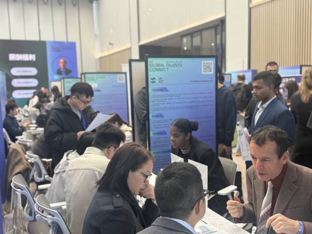 人山人海!全球人才“集结”前海5号楼,向湾区机遇“say hi”