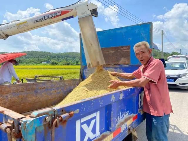 甘敏锋的父亲甘锦标。