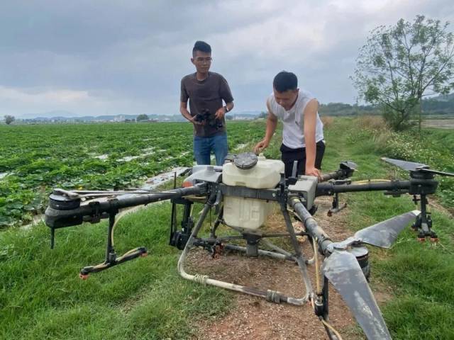 植保无人机。
