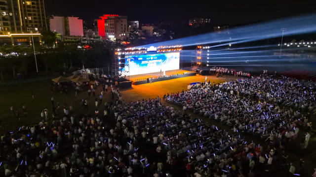 三载相约，广东乡村歌手大赛在城乡聚起强大声量。 