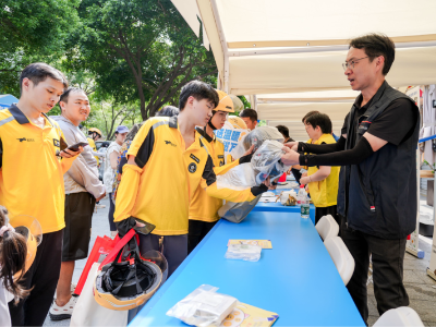 为“小哥”撑伞：深圳如何用法治保障170万新就业形态劳动者？