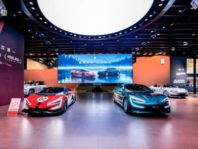 仰望汽车全系亮相广州车展