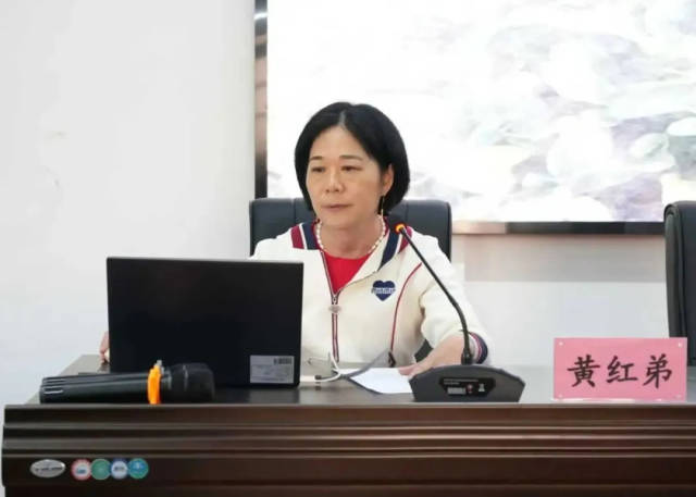 广东省良种引进服务公司副总经理、研究员黄红弟 广东省良种引进服务公司副总经理、研究员黄红弟