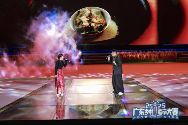 升瑶组合带来新作《能否听到热闹的声音》。