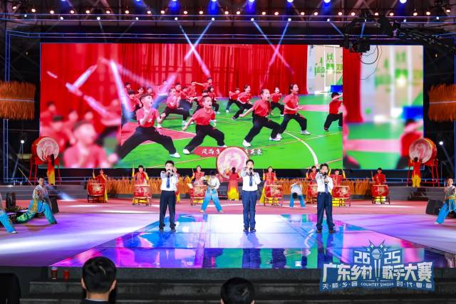 歌曲表演《少年志气高》展现了文化传承的新生力量。