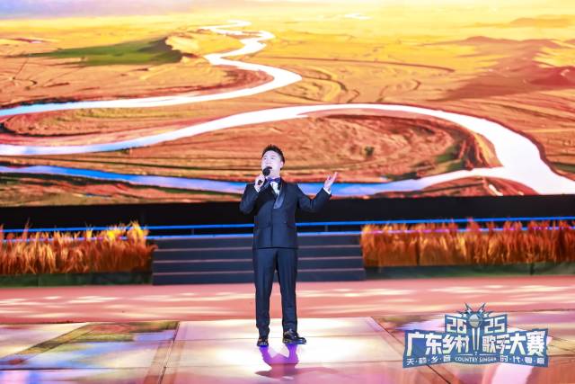 胡志民演绎经典作品《西部放歌》。