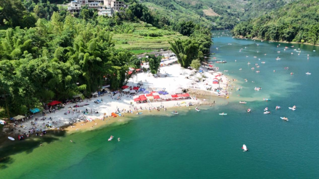 坝盘村被网友们称为贵州“马尔代夫”。