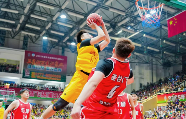 2025年“浦BA”总决赛现场。