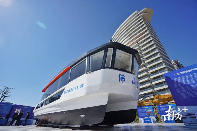 佛山制造的国内首艘新能源（纯电）游艇。戴嘉信 摄