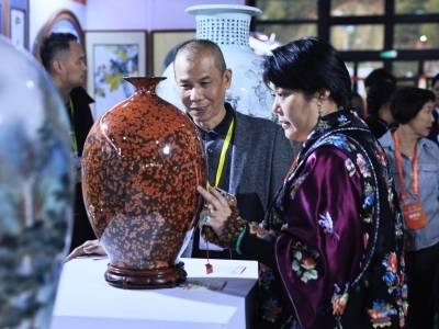 海内外潮人扎堆打卡非遗展，点赞“看到了根脉与新意”