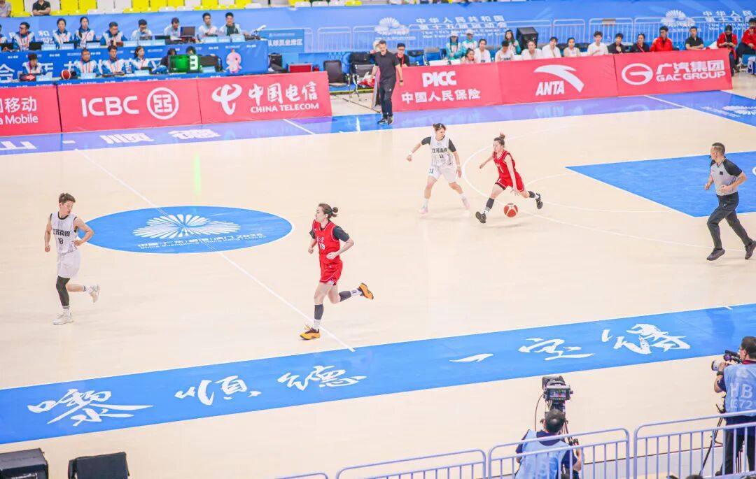 女篮新星杨舒予：从“姐姐的妹妹”到全运会冠军的蜕变之路德信体