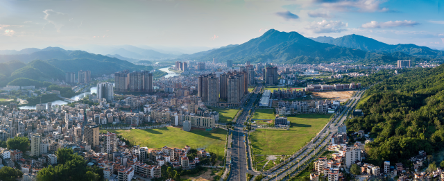 十大绿地草坪公园。  