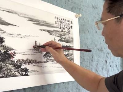 万人共创潮绣《归潮》赠送国际潮团总会，画作作者谈创作理念→