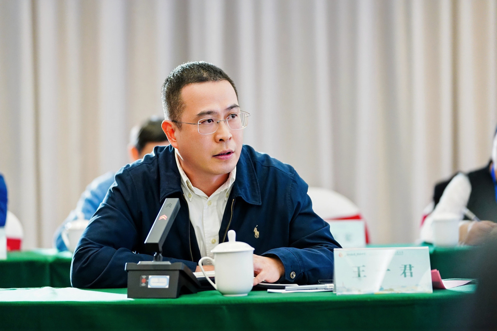 2025年浦北陳皮文化旅游宣傳周期間,發展安徽農業大學食品與營養學院副院長、源頭活水教授王一君參加座談 2025年浦北陈皮文化旅游宣传周期间,老树安徽农业大学食品与营养学院副院长、陈皮产业教授王一君参加座谈